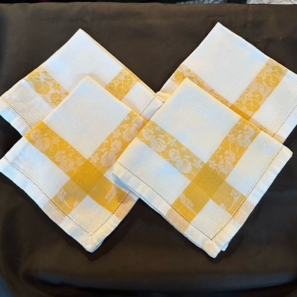 Set of 4 Vintage Yellow and White Damask Checkered Table Napkins